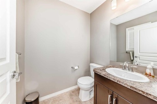 32 Reid Court, Sylvan Lake, AB - Indoor Photo Showing Bathroom