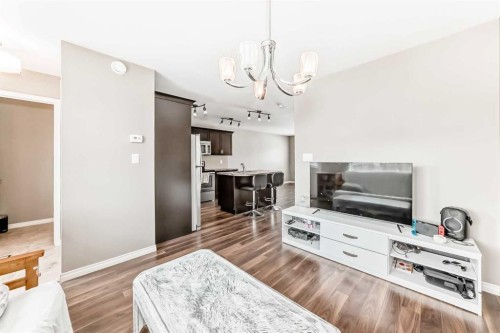 32 Reid Court, Sylvan Lake, AB - Indoor Photo Showing Living Room