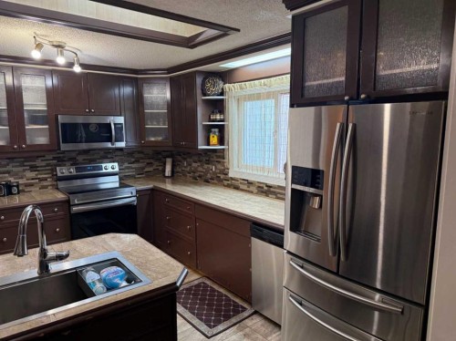103 Templeson Way Ne, Calgary, AB - Indoor Photo Showing Kitchen