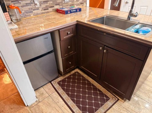 103 Templeson Way Ne, Calgary, AB - Indoor Photo Showing Kitchen