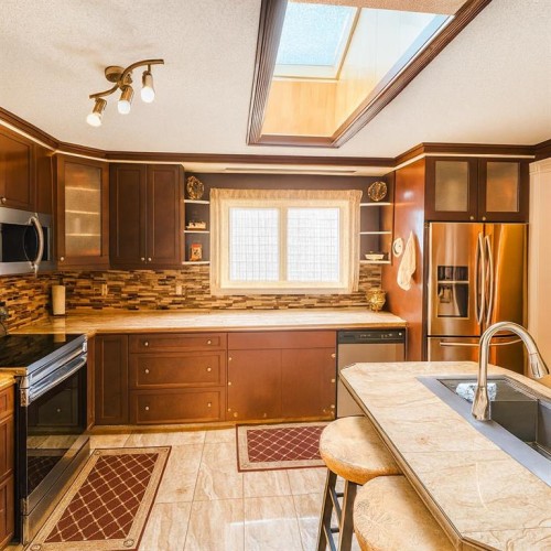 103 Templeson Way Ne, Calgary, AB - Indoor Photo Showing Kitchen
