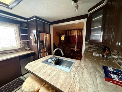 103 Templeson Way Ne, Calgary, AB - Indoor Photo Showing Kitchen