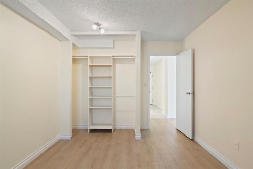 806-1334 12 Avenue Sw, Calgary, AB - Indoor Photo Showing Other Room