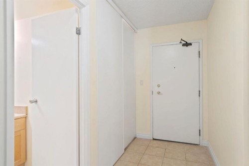 806-1334 12 Avenue Sw, Calgary, AB - Indoor Photo Showing Other Room