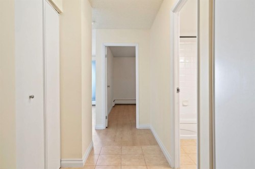 806-1334 12 Avenue Sw, Calgary, AB - Indoor Photo Showing Other Room