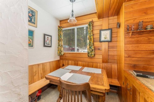 77 Grotto Road, Harvie Heights, AB - Indoor Photo Showing Dining Room