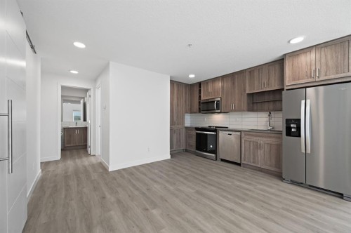 2115-350 Livingston Common Ne, Calgary, AB - Indoor Photo Showing Kitchen