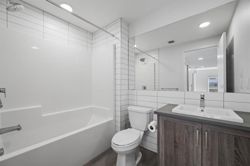 2115-350 Livingston Common Ne, Calgary, AB - Indoor Photo Showing Bathroom