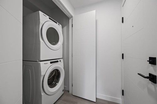 2115-350 Livingston Common Ne, Calgary, AB - Indoor Photo Showing Laundry Room