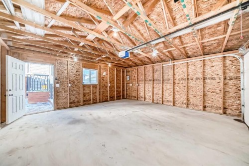 64 Copperstone Gardens Se, Calgary, AB - Indoor