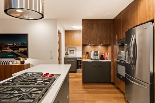 4-2200 Varsity Estates Drive Nw, Calgary, AB - Indoor Photo Showing Kitchen With Stainless Steel Kitchen