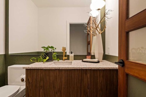 4-2200 Varsity Estates Drive Nw, Calgary, AB - Indoor Photo Showing Bathroom