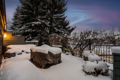 4-2200 Varsity Estates Drive Nw, Calgary, AB - Outdoor