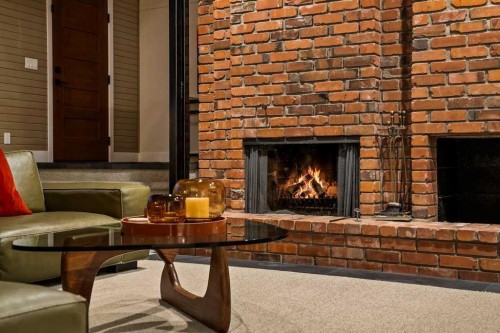 4-2200 Varsity Estates Drive Nw, Calgary, AB - Indoor Photo Showing Living Room With Fireplace