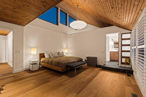 4-2200 Varsity Estates Drive Nw, Calgary, AB - Indoor Photo Showing Bedroom