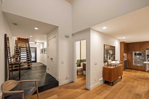 4-2200 Varsity Estates Drive Nw, Calgary, AB - Indoor