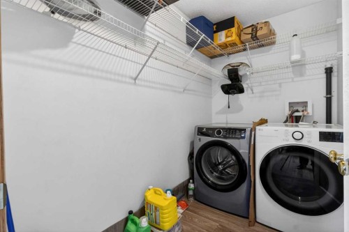 40 Erin Circle Se, Calgary, AB - Indoor Photo Showing Laundry Room