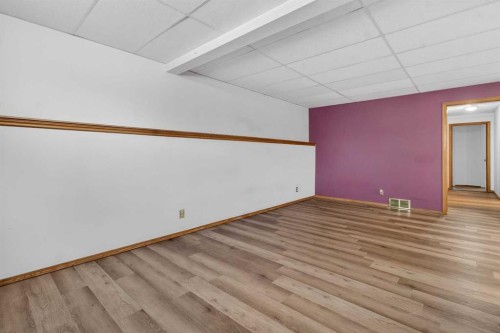 40 Erin Circle Se, Calgary, AB - Indoor Photo Showing Other Room