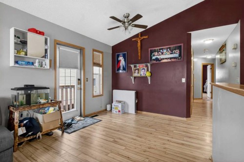 40 Erin Circle Se, Calgary, AB - Indoor Photo Showing Other Room