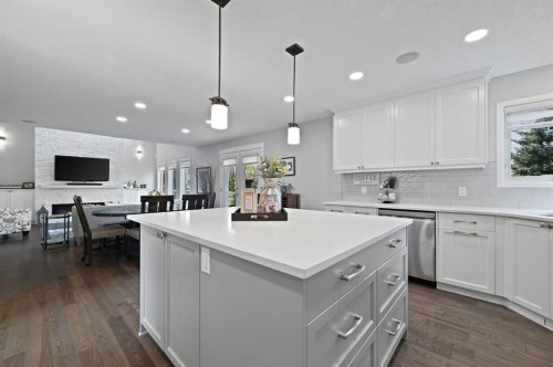 95 Panorama Hills View Nw, Calgary, AB - Indoor Photo Showing Kitchen With Upgraded Kitchen