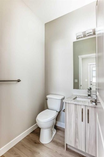 156 Belvedere Park Se, Calgary, AB - Indoor Photo Showing Bathroom