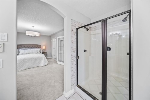 187 Gleneagles View, Cochrane, AB - Indoor Photo Showing Bathroom