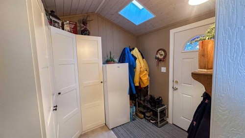 169-5227 Township Road 320, Rural Mountain View County, AB - Indoor Photo Showing Other Room