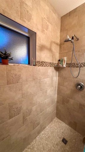 169-5227 Township Road 320, Rural Mountain View County, AB - Indoor Photo Showing Bathroom