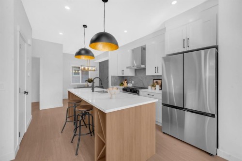 1846 24 Avenue Nw, Calgary, AB - Indoor Photo Showing Kitchen With Upgraded Kitchen