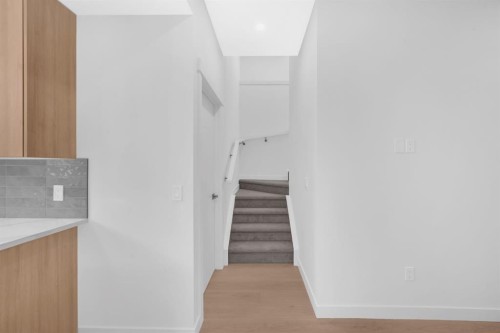 1846 24 Avenue Nw, Calgary, AB - Indoor Photo Showing Other Room