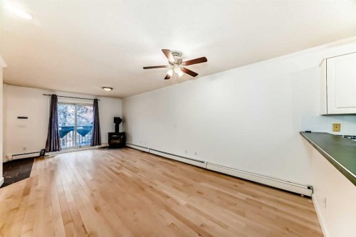 1215 15 Avenue Sw, Calgary, AB - Indoor Photo Showing Other Room
