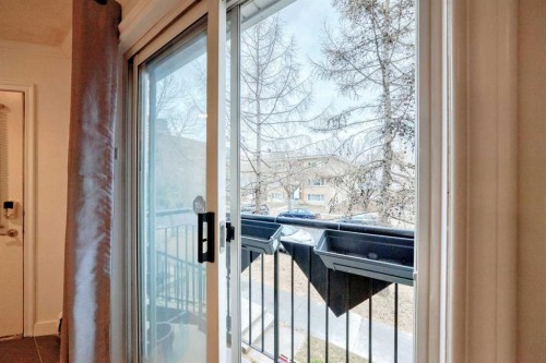 1215 15 Avenue Sw, Calgary, AB - Indoor Photo Showing Other Room