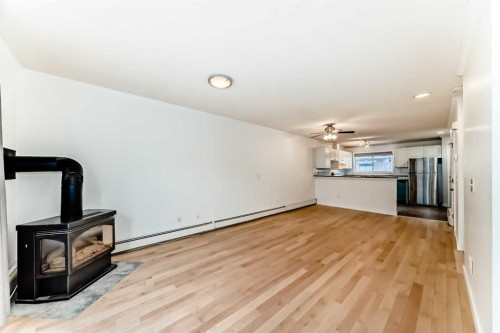 1215 15 Avenue Sw, Calgary, AB - Indoor With Fireplace