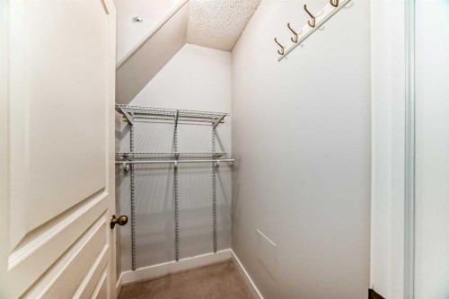 1215 15 Avenue Sw, Calgary, AB - Indoor With Storage