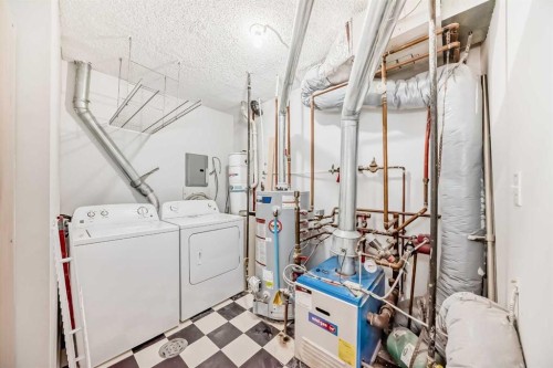 1215 15 Avenue Sw, Calgary, AB - Indoor Photo Showing Laundry Room