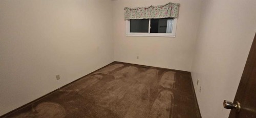 6320 Rundlehorn Drive Ne, Calgary, AB - Indoor Photo Showing Other Room