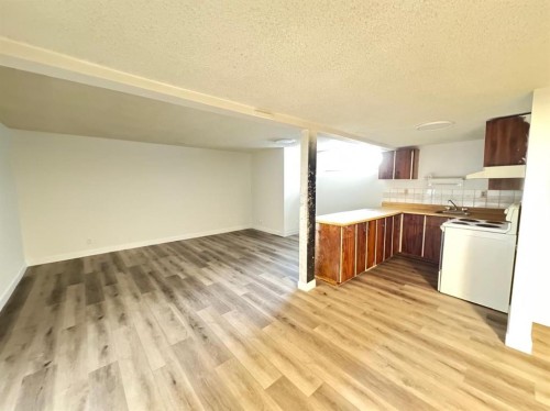 6879 Rundlehorn Drive Ne, Calgary, AB - Indoor Photo Showing Kitchen