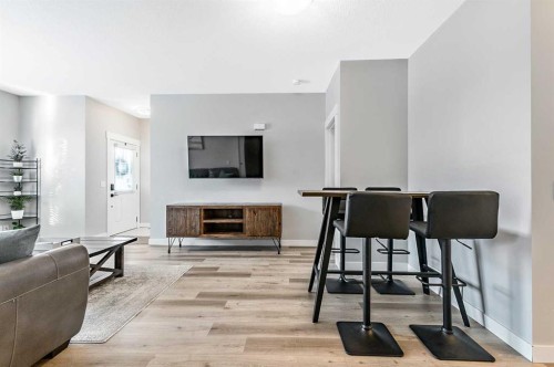 1-67 West Coach Manor Sw, Calgary, AB - Indoor