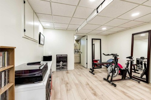 980 Edgemont Road Nw, Calgary, AB - Indoor Photo Showing Gym Room