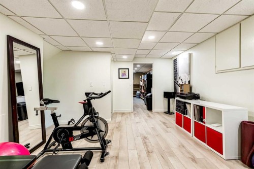 980 Edgemont Road Nw, Calgary, AB - Indoor Photo Showing Gym Room