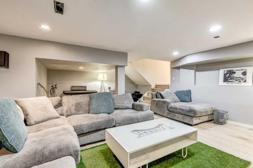 980 Edgemont Road Nw, Calgary, AB - Indoor Photo Showing Living Room
