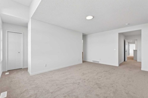 191 Corner Glen Crescent Ne, Calgary, AB - Indoor Photo Showing Other Room
