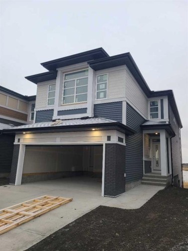 191 Corner Glen Crescent Ne, Calgary, AB - Outdoor With Facade
