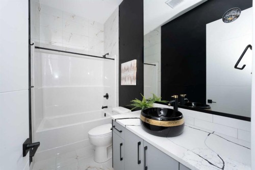 52 Lakes Estates Circle, Strathmore, AB - Indoor Photo Showing Bathroom