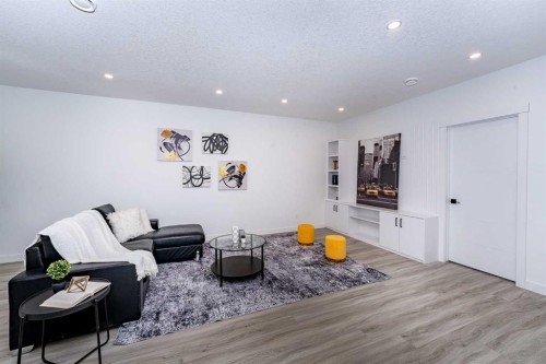 52 Lakes Estates Circle, Strathmore, AB - Indoor Photo Showing Living Room