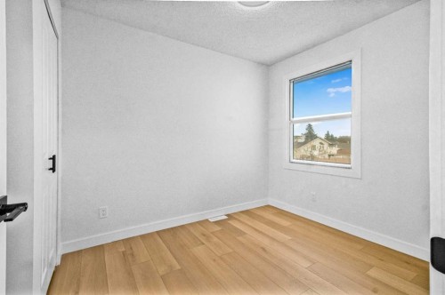 6632 Temple Drive Ne, Calgary, AB - Indoor Photo Showing Other Room