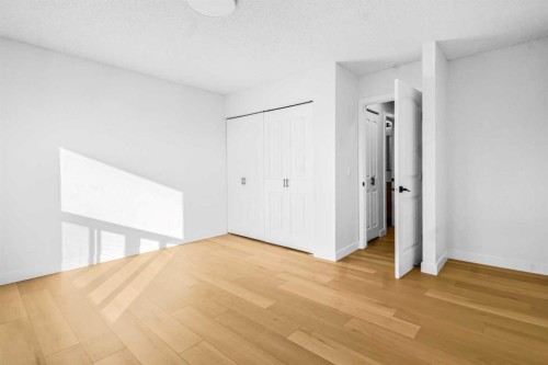 6632 Temple Drive Ne, Calgary, AB - Indoor Photo Showing Other Room