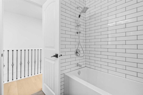 6632 Temple Drive Ne, Calgary, AB - Indoor Photo Showing Bathroom