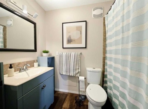 22A-333 Braxton Place Sw, Calgary, AB - Indoor Photo Showing Bathroom