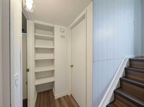 22A-333 Braxton Place Sw, Calgary, AB - Indoor Photo Showing Other Room